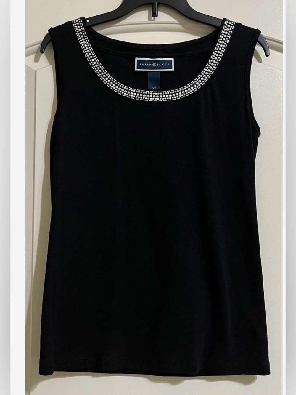 Karen Scott Black Sleeveless Jewel-Trim Camisole 100% cotton. Sz Small. 163 b-1